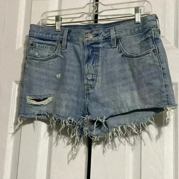 Levi’s distressed 501 denim jean shorts size 29 - Picture 1 of 15